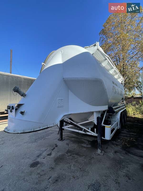 Цистерна полуприцеп Feldbinder EUT 1992 в Сумах