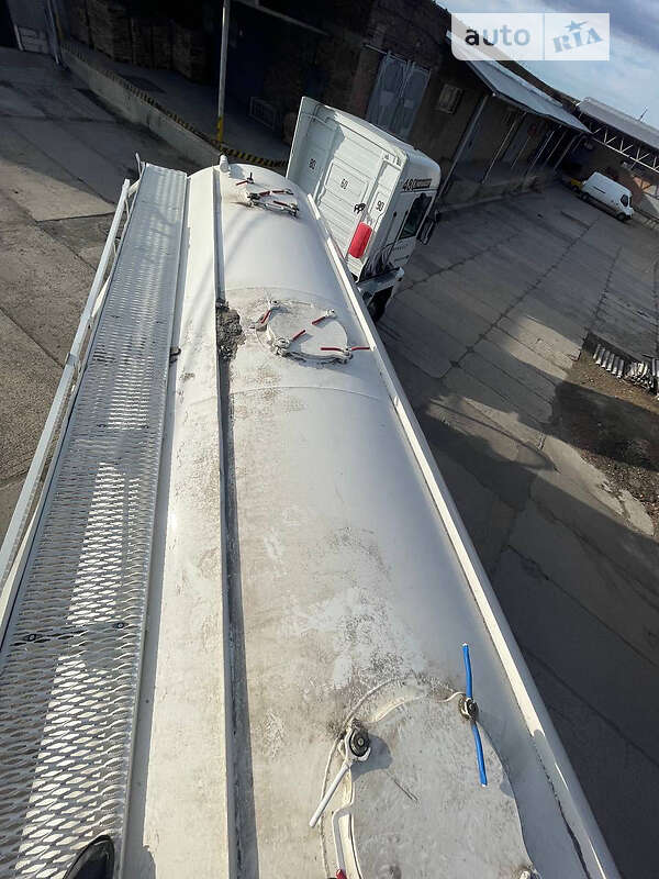 Цистерна полуприцеп Feldbinder EUT 2000 в Одессе