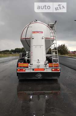 Цистерна полуприцеп Feldbinder EUT 2005 в Ивано-Франковске