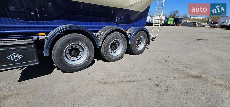 Цистерна Feldbinder EUT 2000 в Каменском