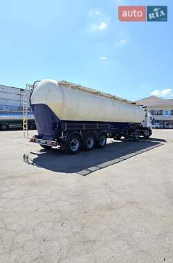 Цистерна Feldbinder EUT 2000 в Каменском