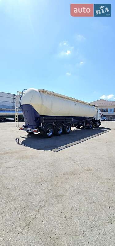 Цистерна Feldbinder EUT 2000 в Каменском