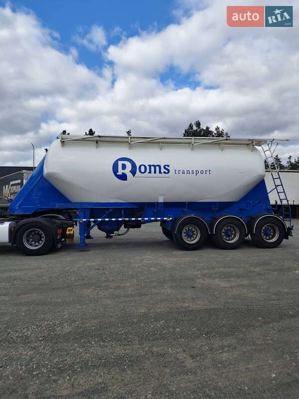 Цистерна Feldbinder FFB 2002 в Вышгороде