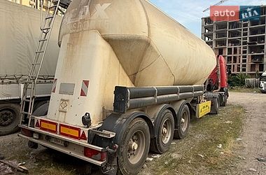 Цементовоз Feldbinder FFB 2007 в Черновцах