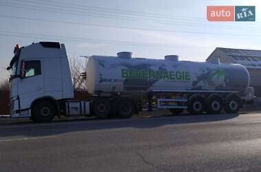 Цистерна полуприцеп Feldbinder TSA 2004 в Сумах