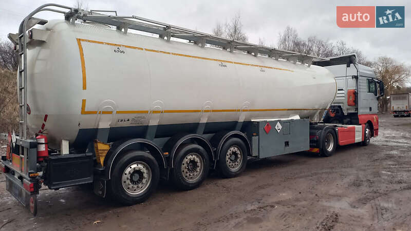 Цистерна Feldbinder TSA 2005 в Львове