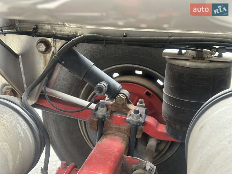 Цистерна напівпричіп Feldbinder TSA 2004 в Дубні