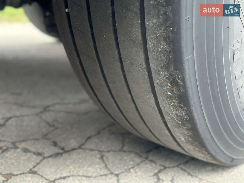 Цистерна напівпричіп Feldbinder TSA 2004 в Дубні