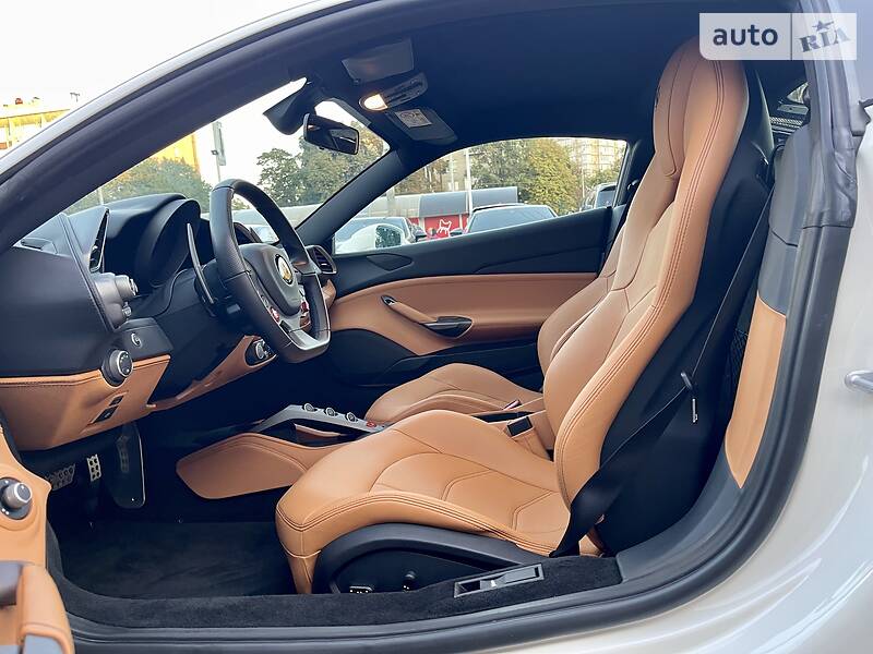 Купе Ferrari 488 GTB 2015 в Киеве