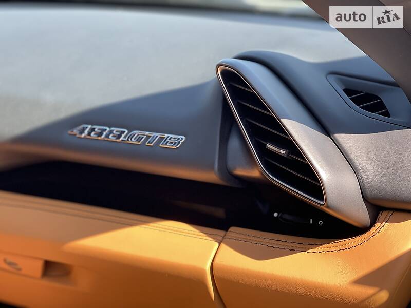 Купе Ferrari 488 GTB 2015 в Киеве