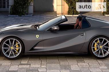 Кабриолет Ferrari 812 Superfast 2019 в 