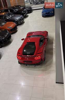 Купе Ferrari 812 Superfast 2020 в 