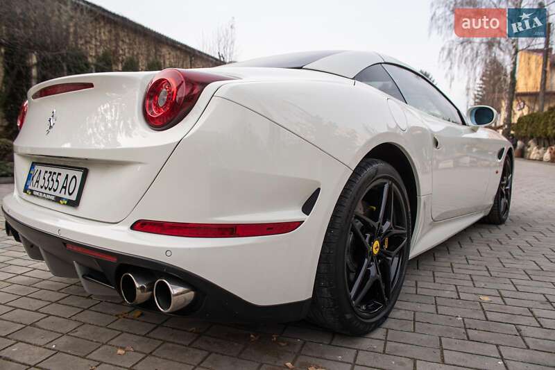 Кабриолет Ferrari California T 2015 в Киеве
