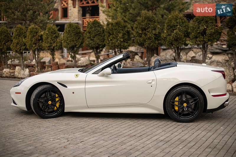 Кабриолет Ferrari California T 2015 в Киеве