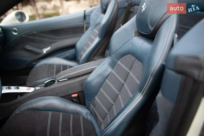 Кабриолет Ferrari California T 2015 в Киеве