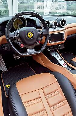 Кабриолет Ferrari California 2015 в 