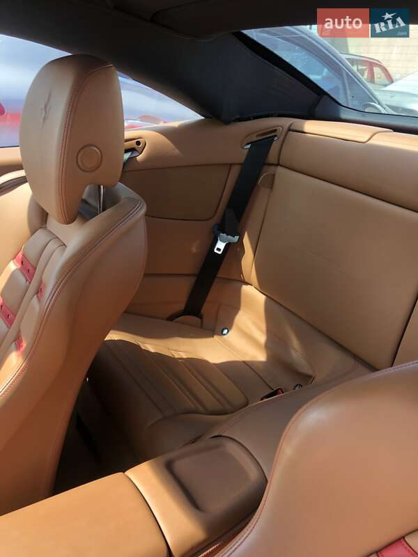Кабриолет Ferrari California 2010 в Киеве