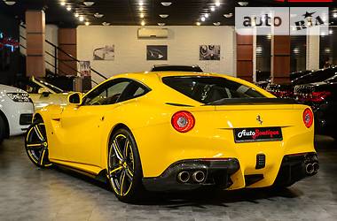 Купе Ferrari F12 2013 в 