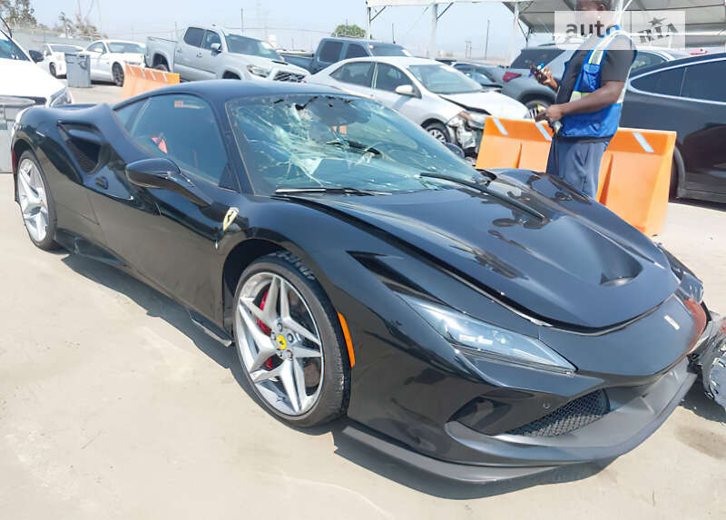 Купе Ferrari F8 2021 в 
