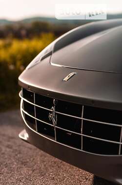 Хетчбек Ferrari FF 2013 в 