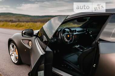 Хетчбек Ferrari FF 2013 в 