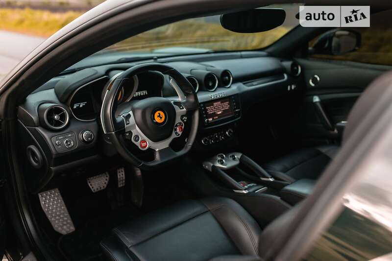 Хэтчбек Ferrari FF 2013 в Львове