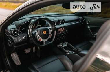 Хетчбек Ferrari FF 2013 в 