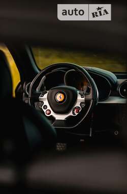 Хетчбек Ferrari FF 2013 в 