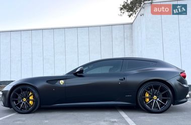 Купе Ferrari FF 2013 в Киеве