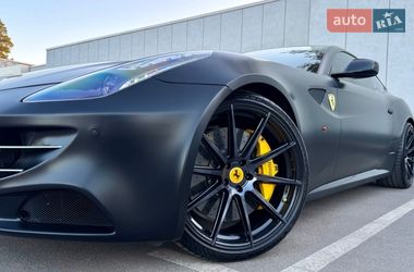 Купе Ferrari FF 2013 в Киеве