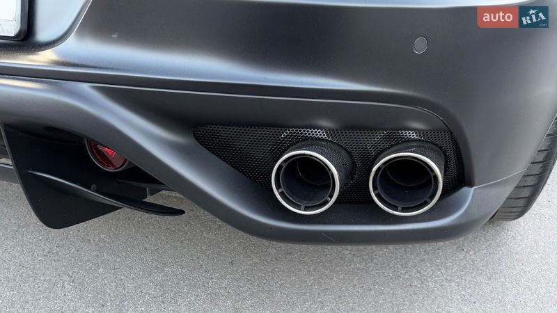 Купе Ferrari FF 2013 в Киеве