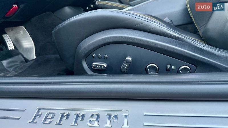 Купе Ferrari FF 2013 в Киеве