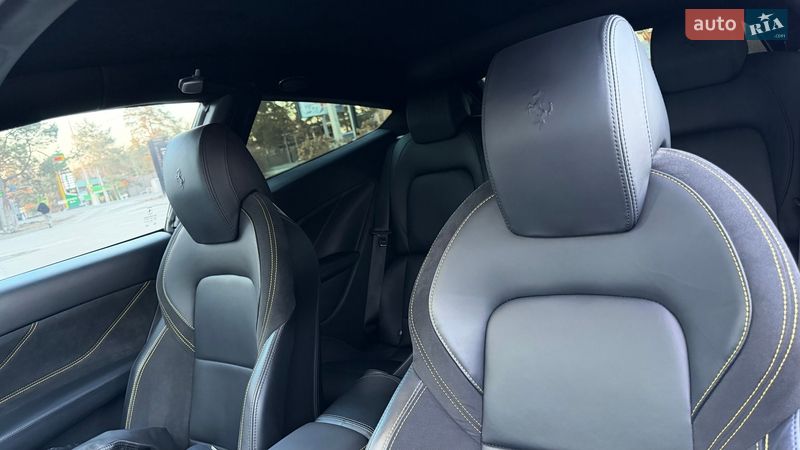 Купе Ferrari FF 2013 в Киеве