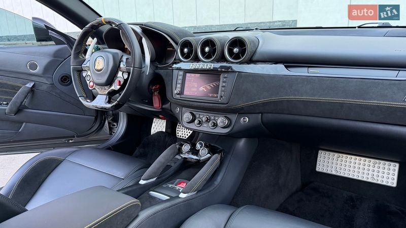 Купе Ferrari FF 2013 в Киеве