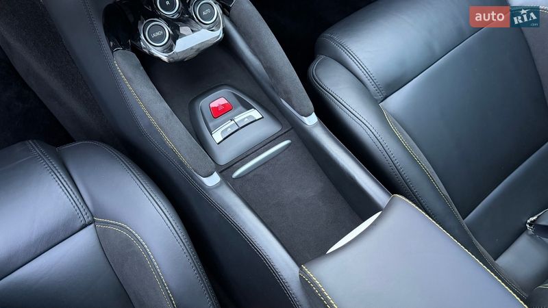 Купе Ferrari FF 2013 в Киеве