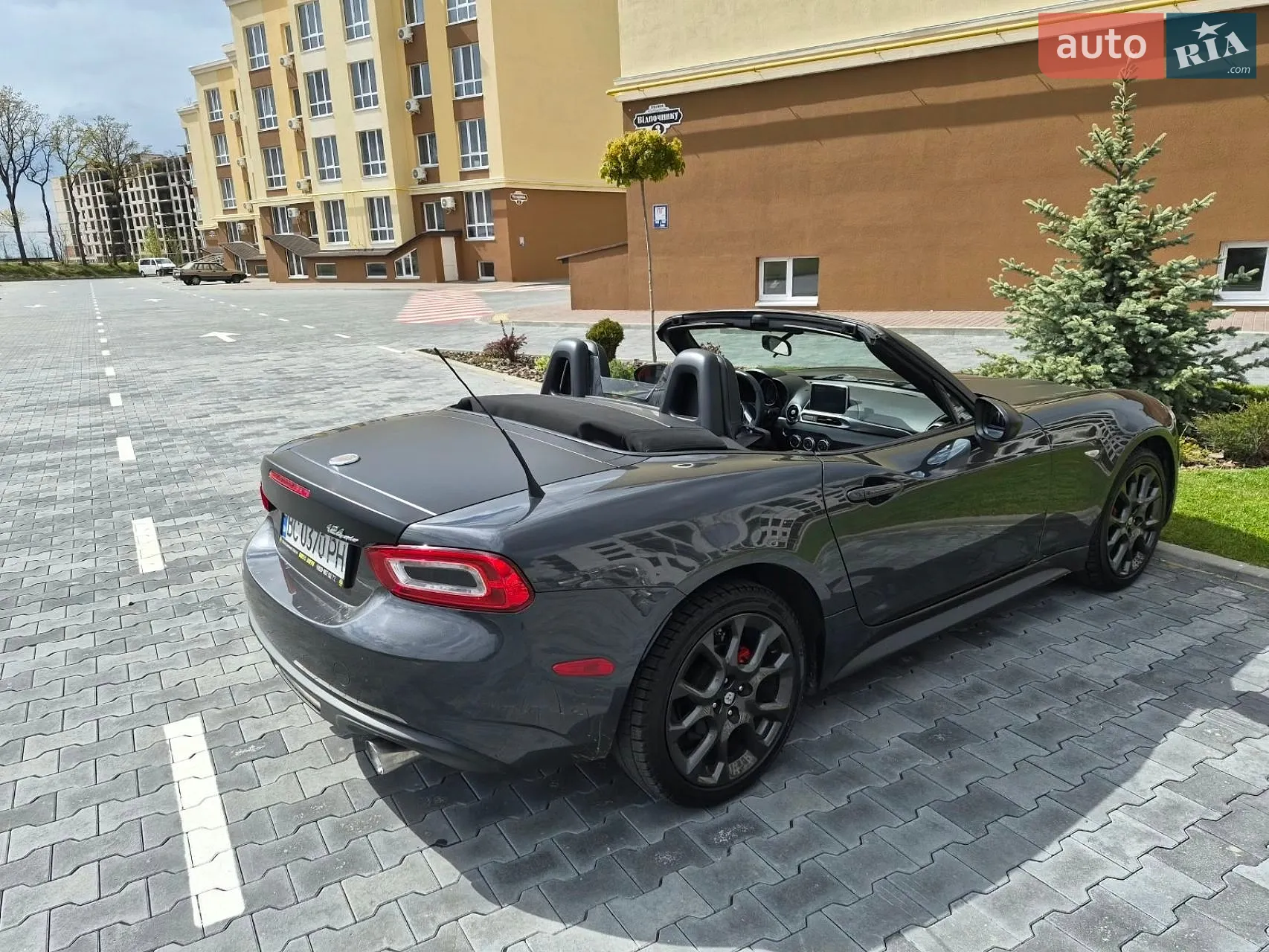 2016 Fiat 124 Spider - мініатюра 8