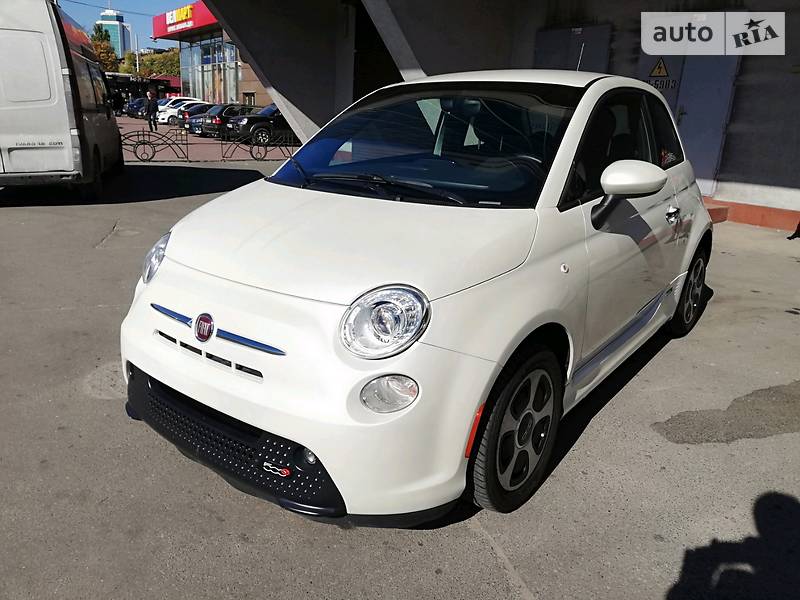 Хэтчбек Fiat 500 2017 в Киеве