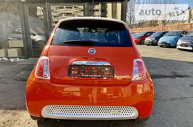 Хетчбек Fiat 500e 2015 в 
