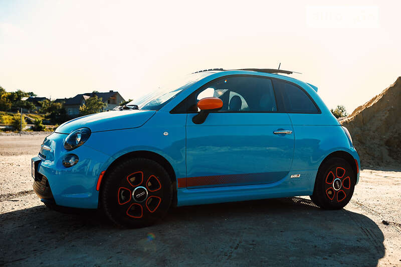 Хэтчбек Fiat 500e 2015 в Киеве