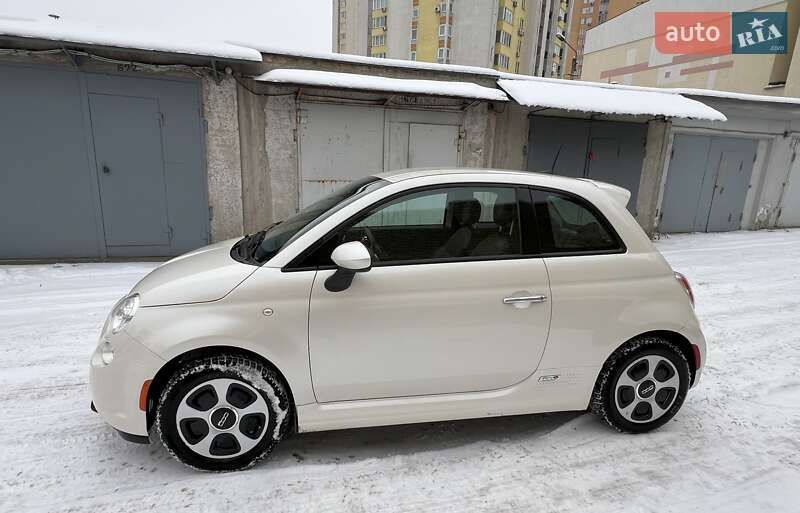 Хэтчбек Fiat 500e 2017 в 