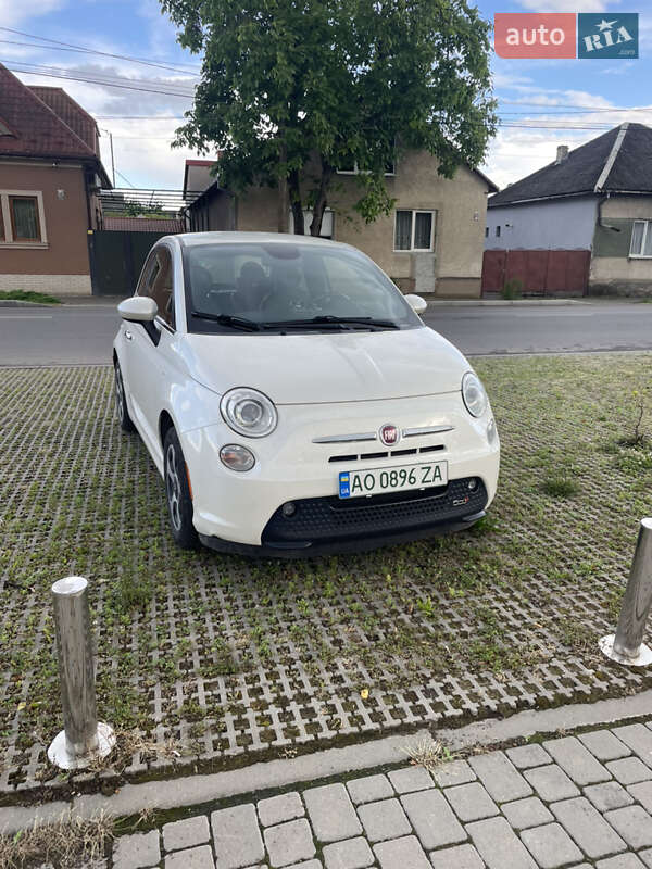 Хэтчбек Fiat 500e 2015 в Мукачево