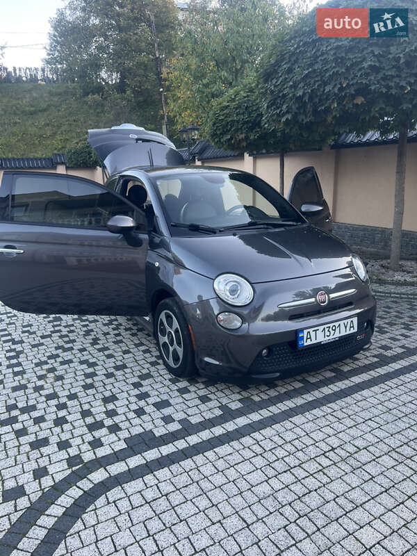 Хэтчбек Fiat 500e 2015 в Косове