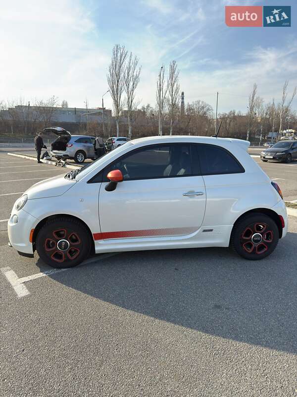 Хэтчбек Fiat 500e 2014 в Киеве