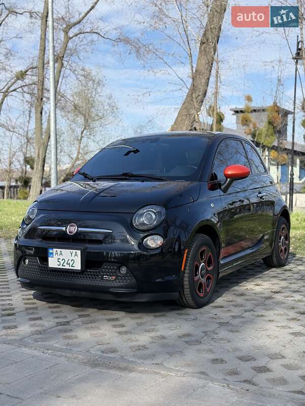 Хетчбек Fiat 500e 2017 в 