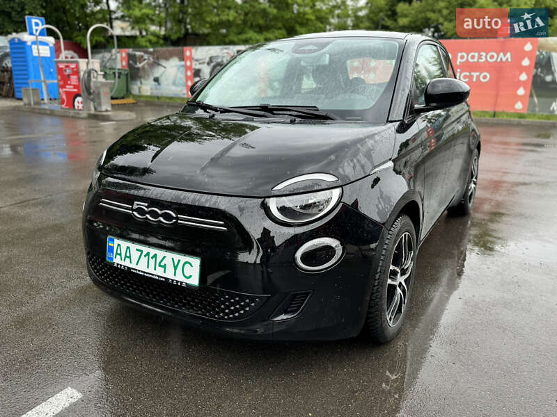 Хэтчбек Fiat 500e 2021 в 