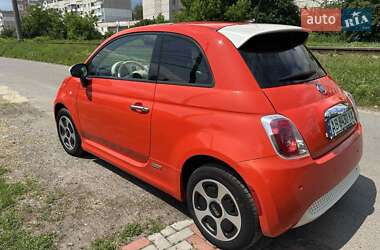 Хэтчбек Fiat 500e 2015 в 