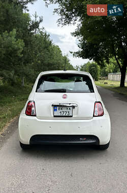 Хэтчбек Fiat 500e 2015 в 