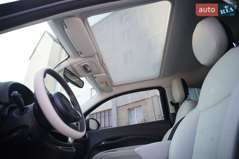 Хэтчбек Fiat 500e 2023 в Львове