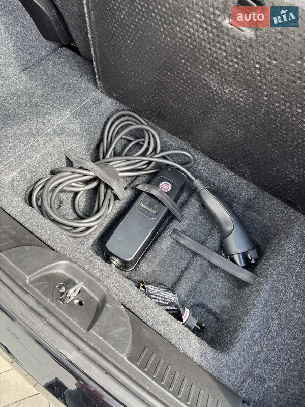 Хэтчбек Fiat 500e 2017 в Киеве фото 14 Хэтчбек Fiat 500e 2017 в Киеве