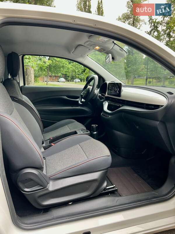 Хэтчбек Fiat 500e 2021 в Киеве фото 17 Хэтчбек Fiat 500e 2021 в Киеве